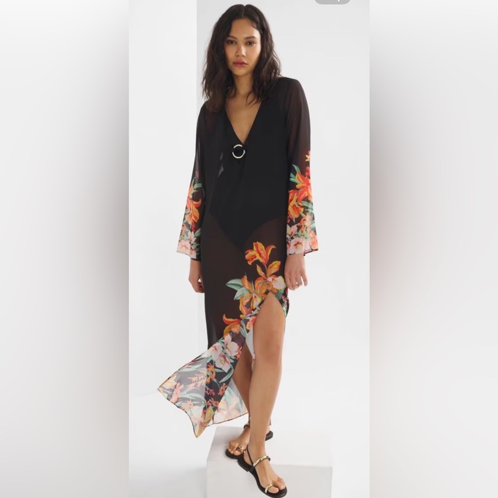 Bundle 🖤WHBM O-Ring Maxi Swim Coverup🧡Victoria's Secret
Mesh Carryall Beach Tote